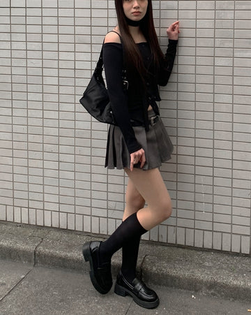 In-the-Low Belt Pleated Skirt Pants